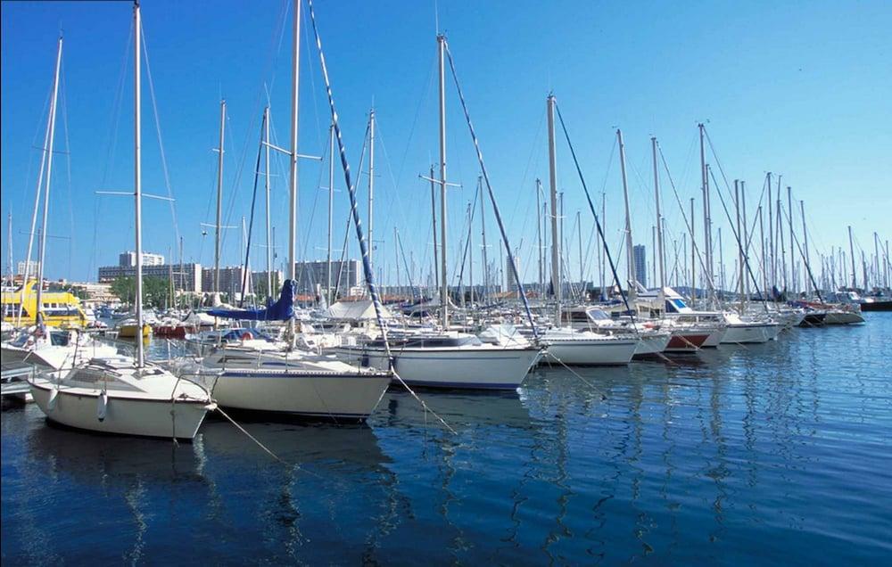 Ibis Toulon La Seyne Sur Mer Exterior foto