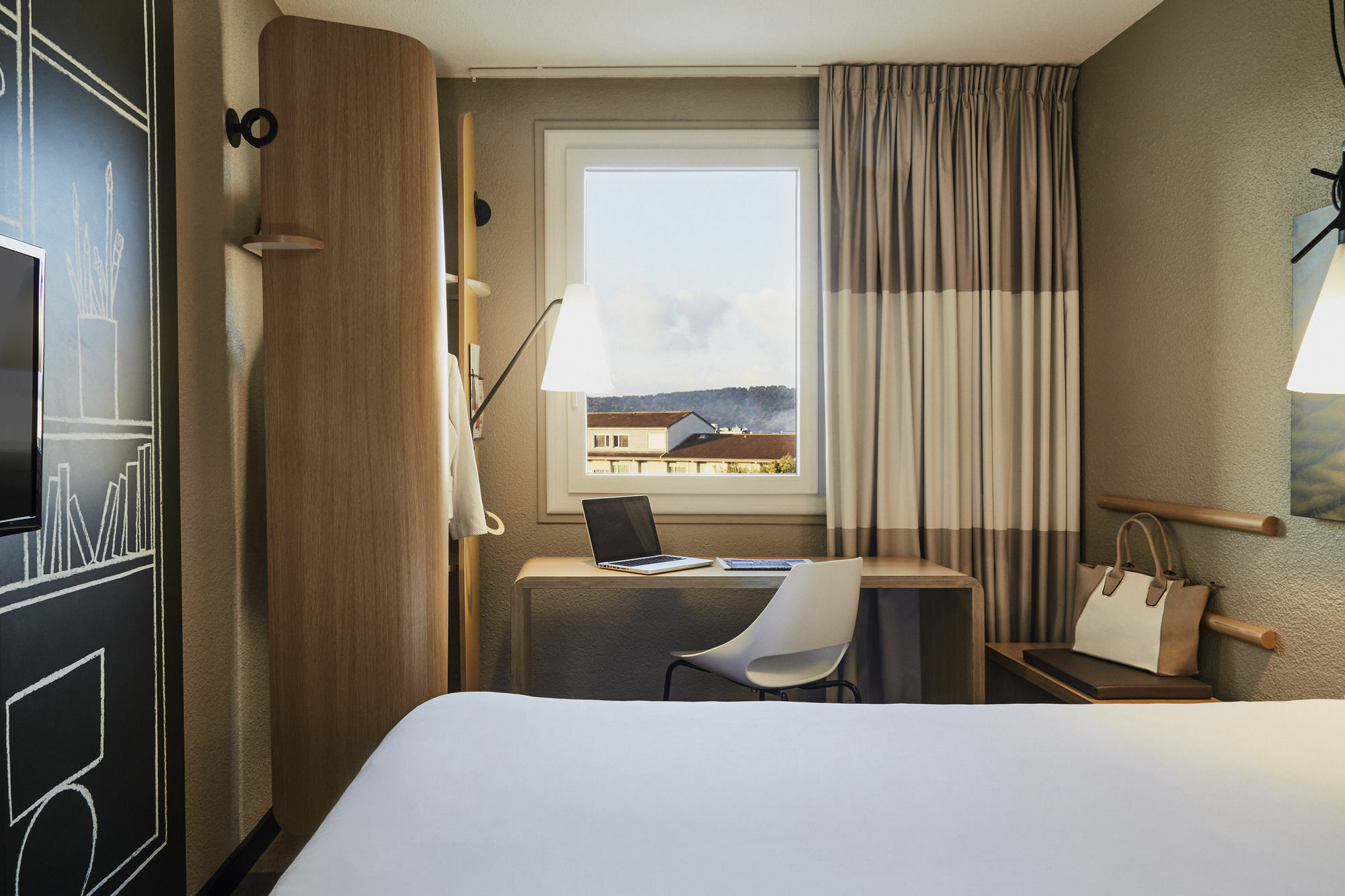 Ibis Toulon La Seyne Sur Mer Exterior foto